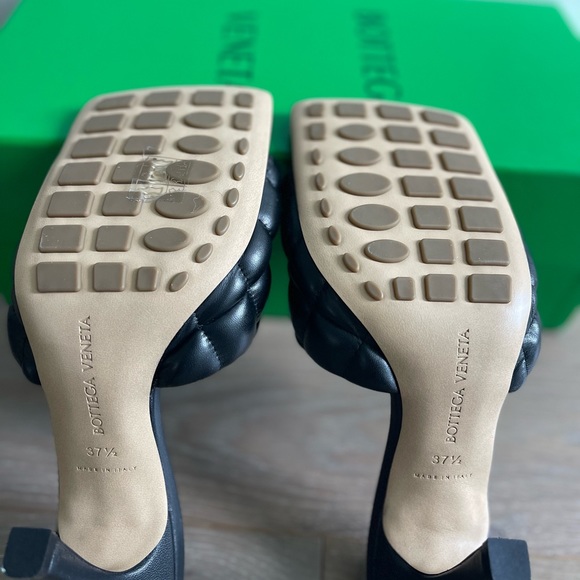 Bottega Veneta Padded Sandal - Picture 2 of 5